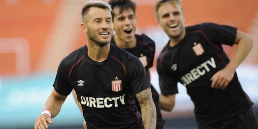 Gast&oacute;n &ldquo;La Gata&rdquo; Fern&aacute;ndez se convierte en el primer futbolista argentino sponsoreado por Under Armour