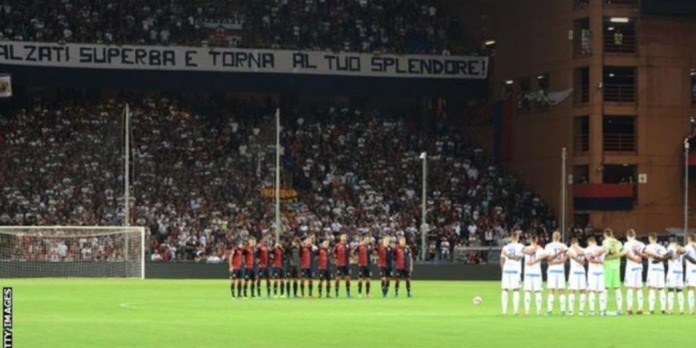 Hinchas del Genoa guardan 43 minutos de silencio en homenaje al n&uacute;mero de v&iacute;ctimas del accidente