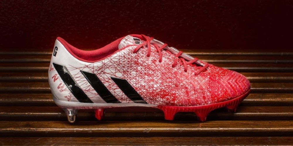 Gerrard subast&oacute; un par de sus botines adidas en 60 mil d&oacute;lares