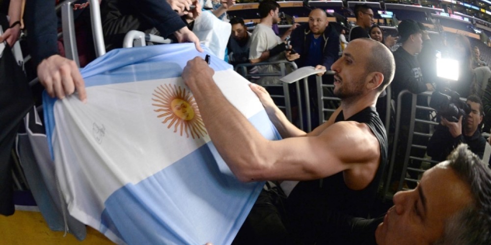 La imperdible versi&oacute;n del &ldquo;decime que se siente&rdquo; que un grupo de hinchas le dedic&oacute; a Gin&oacute;bili en la NBA