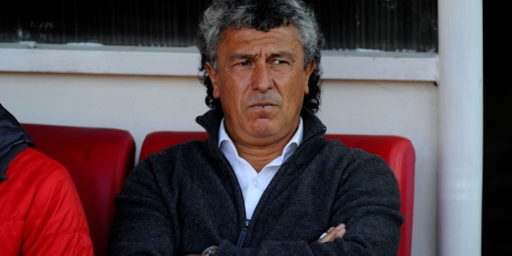 El director técnico que confundió el nombre de su equipo en conferencia de prensa