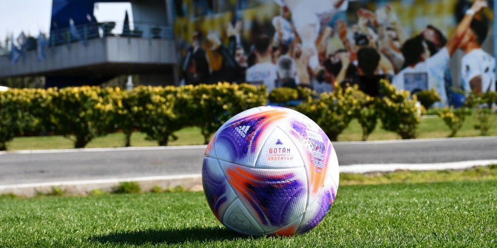 Gotán Argentum: la nueva pelota adidas del fútbol argentino