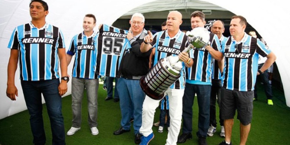 Gremio celebra los 20 a&ntilde;os de la Copa Libertadores 1995 con una camiseta especial