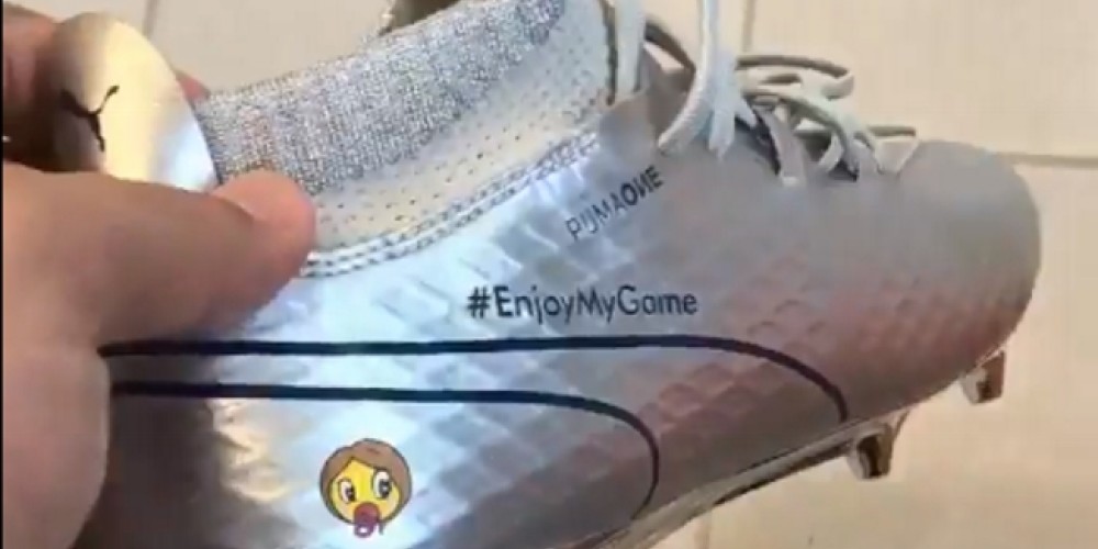 Antoine Griezmann presentó su nuevo modelo de botines en un llamativo diseño