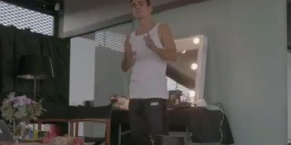 Griezmann desafi&oacute; a Bolt al &lsquo;Bottle Flip Challenge&rsquo;