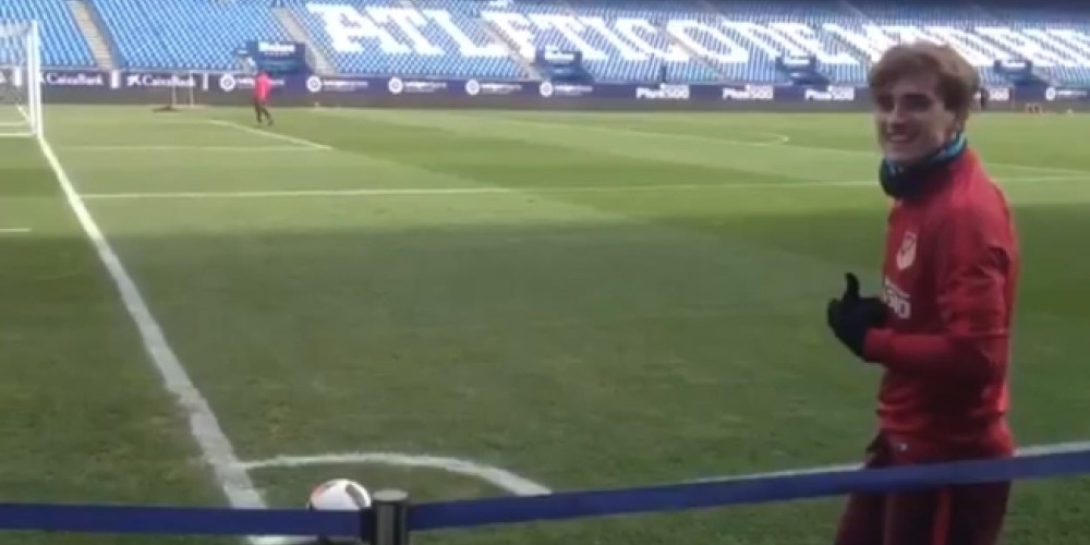 Griezmann gana una apuesta haciendo un gol ol&iacute;mpico