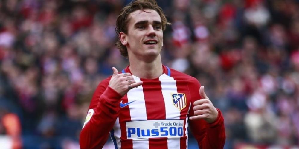 Antoine Griezmann presenta su propia autobiograf&iacute;a de la mano de un periodista