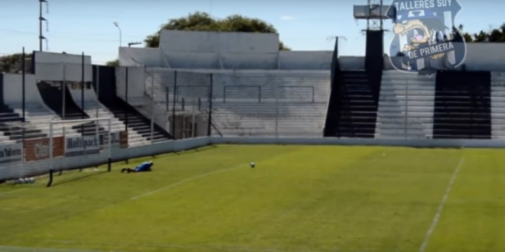 Pablo Guiñazú se animó a atajar en el estadio de Talleres de Córdoba