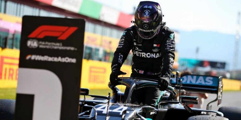 Las particularidades de la negociaci&oacute;n entre Lewis Hamilton y Mercedes-Benz para 2022