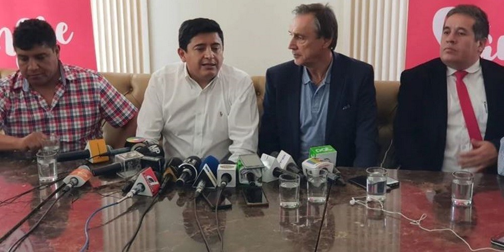 El insólito lugar donde presentaron a un entrenador del fútbol boliviano