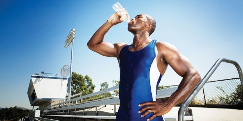 La importancia de una buena hidratación en deportistas