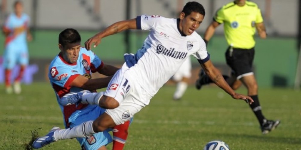Un jugador de Primera Divisi&oacute;n en Argentina vive con un hincha por falta de dinero