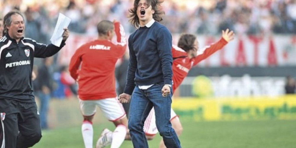 El día que Ariel Holan celebró la vuelta de River Plate a Primera división llorando