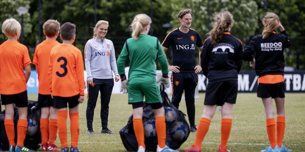 Holanda busca revolucionar el f&uacute;tbol con la inclusi&oacute;n de mujeres en equipos masculinos