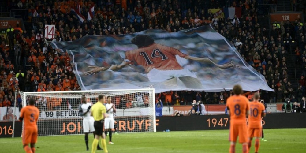 Holanda homenajeó a Cruyff en su camiseta