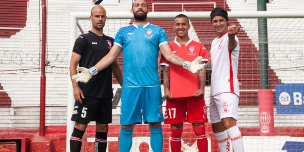 De la mano de TBS, Hurac&aacute;n y su nueva indumentaria 2017