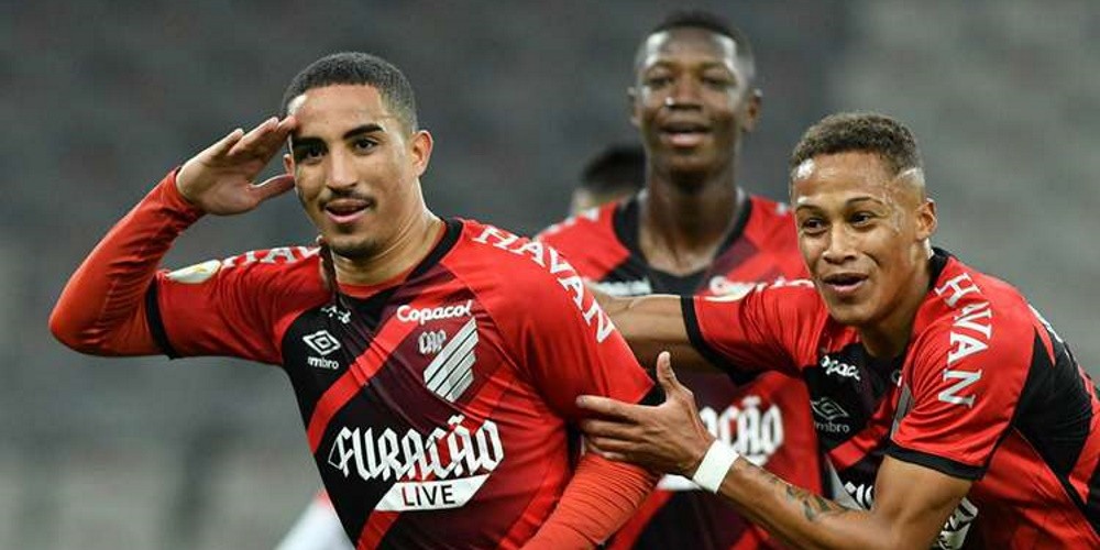 Athletico Paranaense sería el próximo equipo de Brasil en convertirse en sociedad anónima