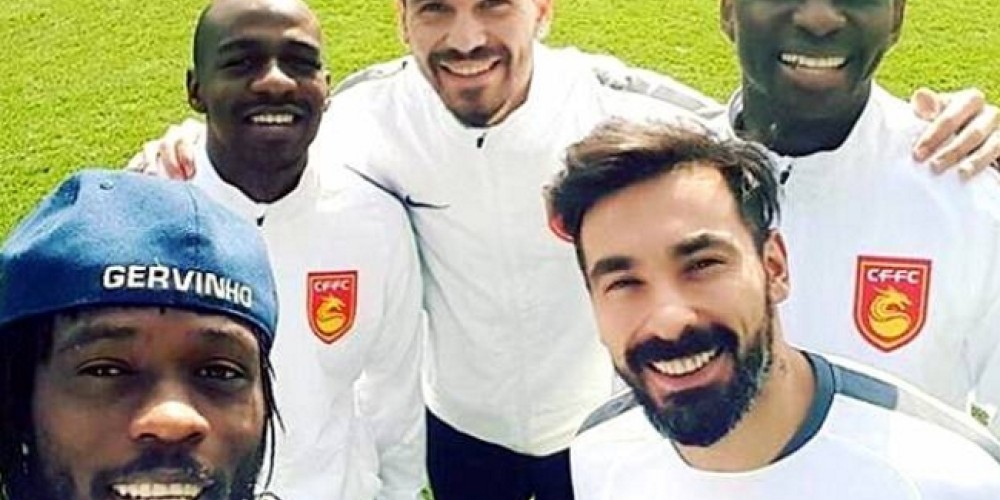 China paró su fútbol para que los jugadores convocados a las selecciones no sufran Jet Lag