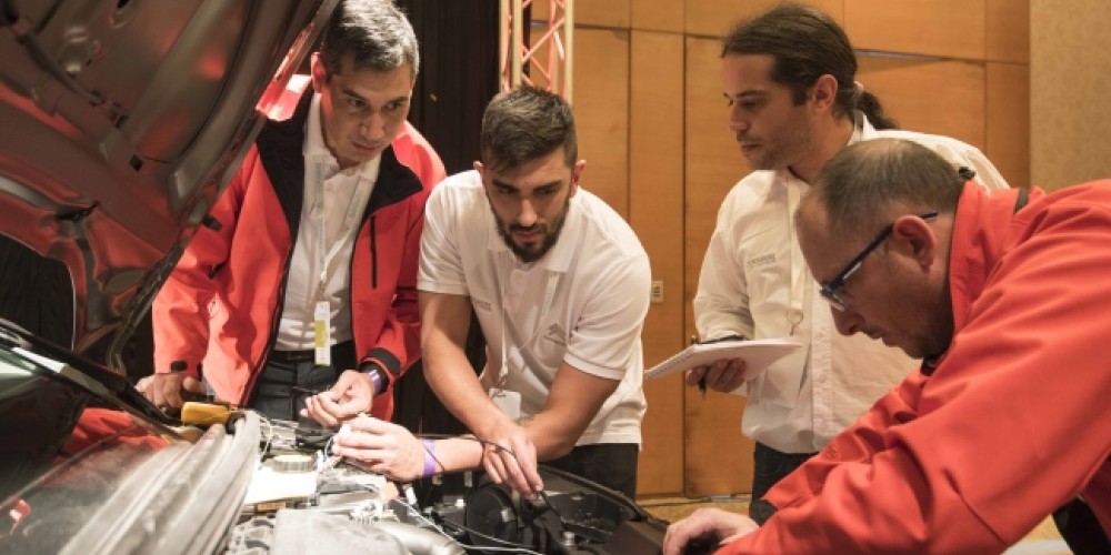 Citro&euml;n postventa puso a competir a sus t&eacute;cnicos y recepcionistas en la Croisi&egrave;re du Chevron