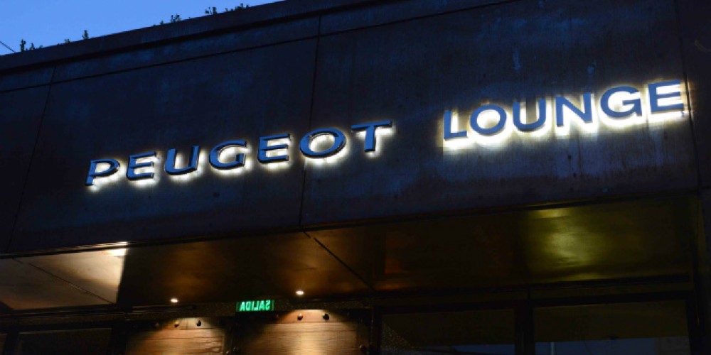 Peugeot Argentina inauguró el Peugeot Lounge y lanzó el 208 GTI/XY