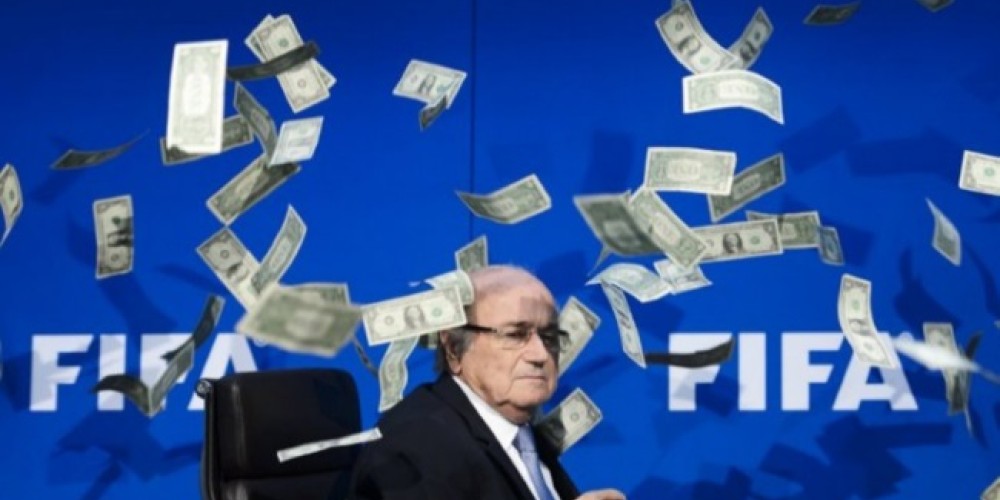 Blatter aún sigue cobrando su sueldo como Presidente de FIFA