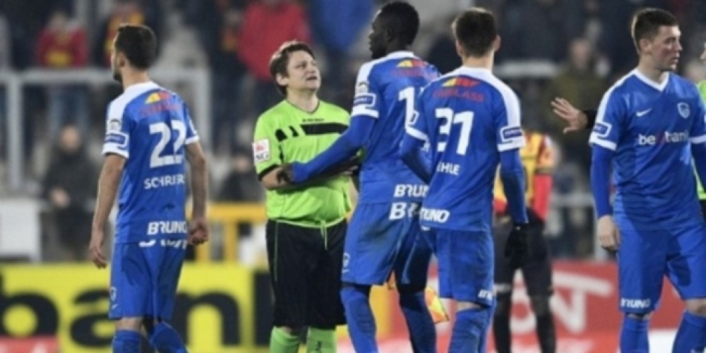 Copa de B&eacute;lgica: se lesionaron dos de los &aacute;rbitros y tuvo que asumir uno de los hinchas desde la tribuna