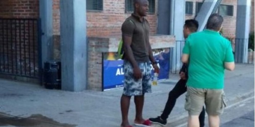 Una nueva locura: Caruso Lombardi prob&oacute; a un camerun&eacute;s para Hurac&aacute;n