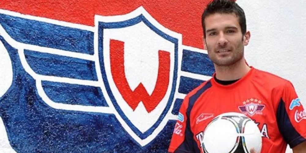 La historia del jugador que fue anunciado como refuerzo en dos clubes diferentes