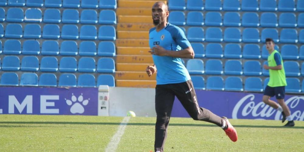 El jugador que fue presentado en un mismo día por dos clubes