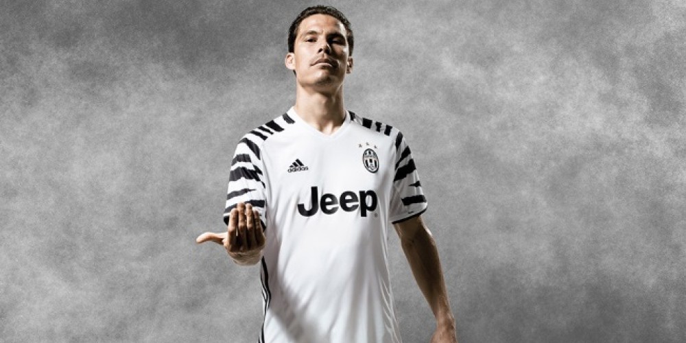 Como una cebra, as&iacute; es la nueva tercera camiseta adidas de la Juventus