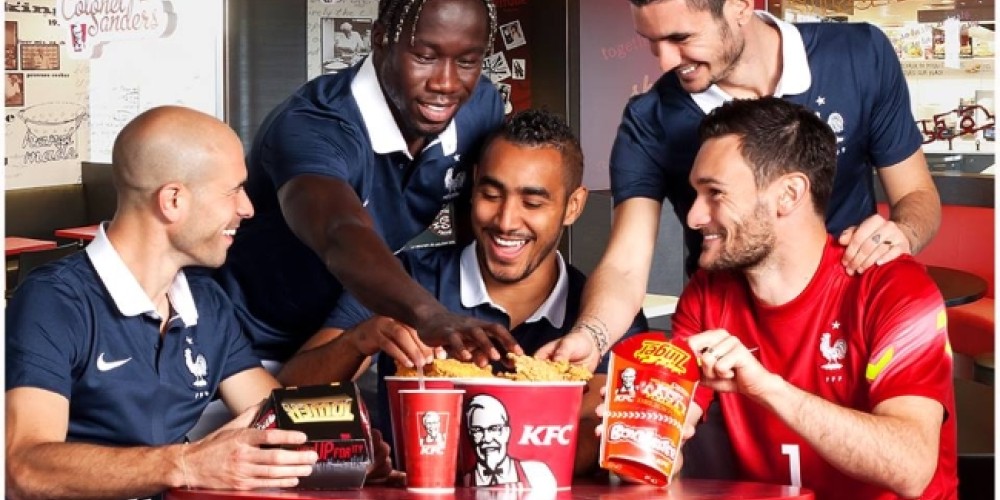 Los jugadores de Francia demuestran su talento en la campa&ntilde;a de KFC