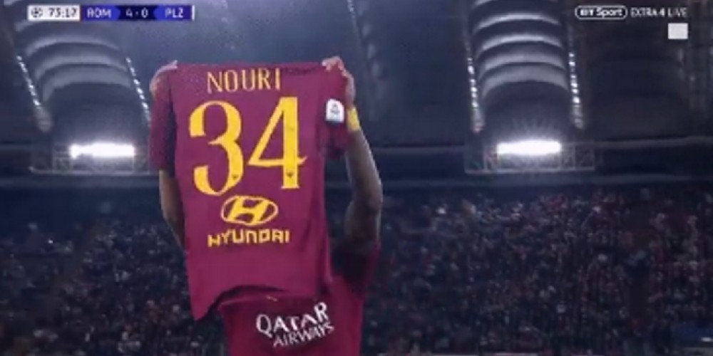 El homenaje de Justin Kluivert que le dio exposici&oacute;n inesperada a Hyundai en la Champions