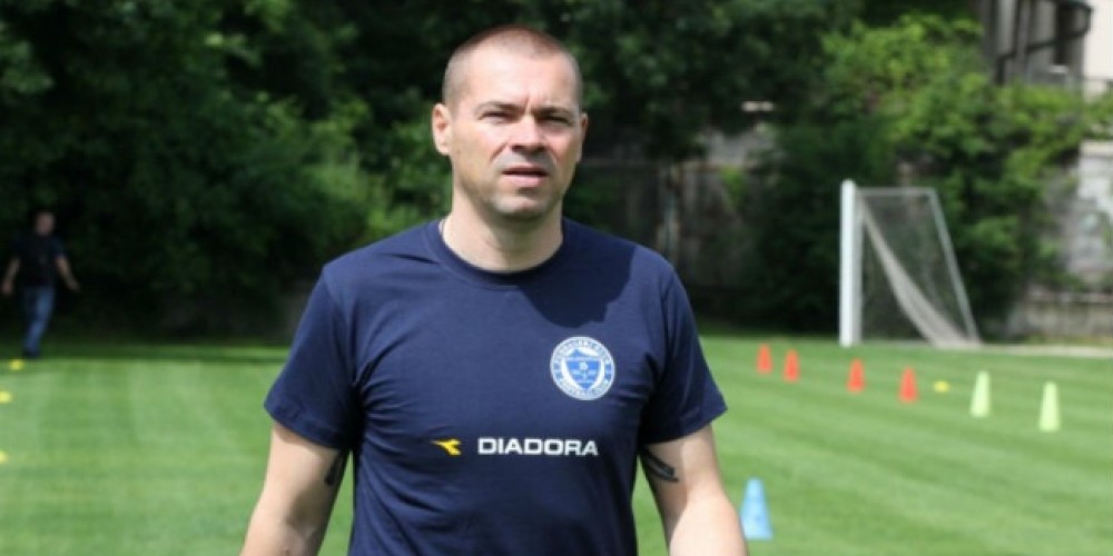 Echaron a un técnico y volvió al club para pelearse con sus ex jugadores