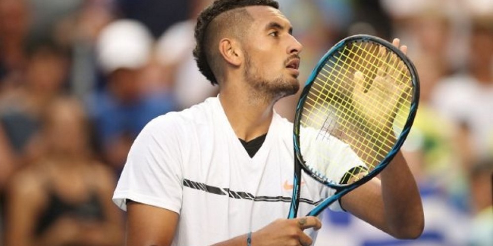 Ins&oacute;lito: Un tenista top vende su auto en las redes sociales