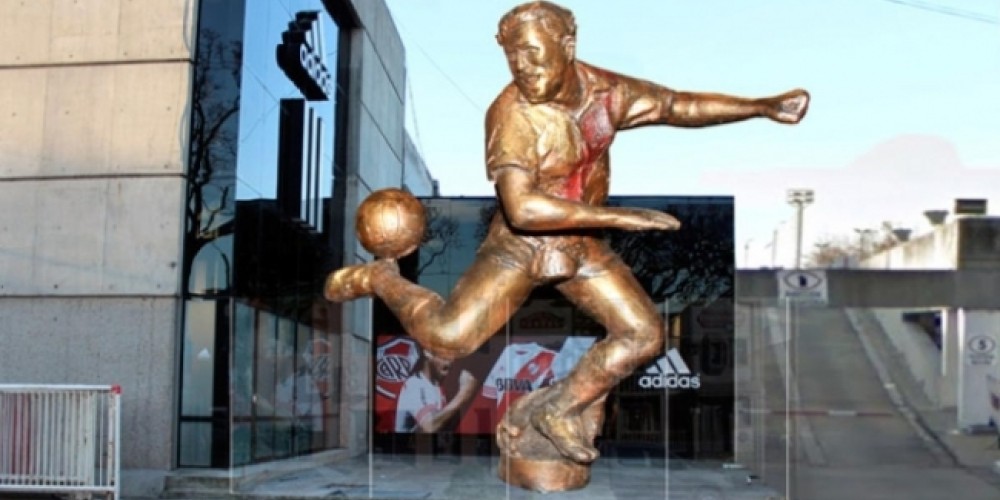 River inaugurar&aacute; la estatua de &Aacute;ngel Labruna