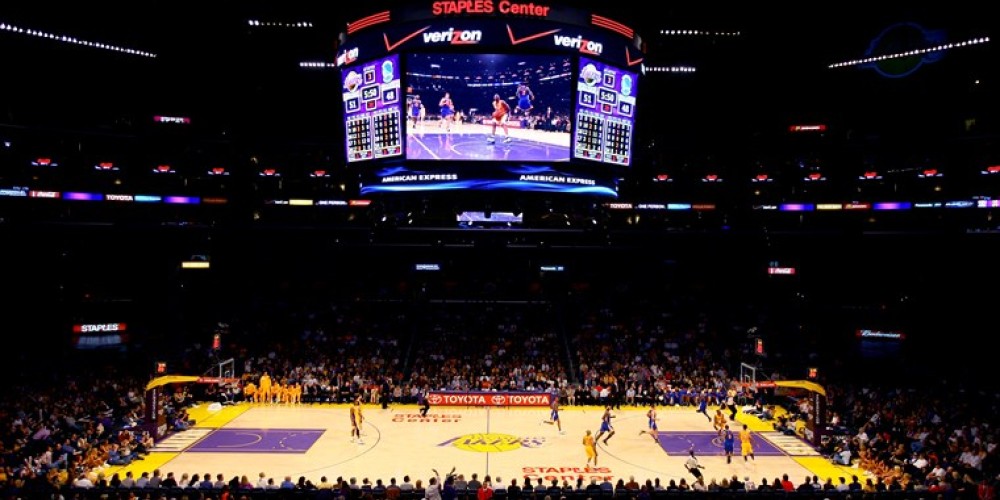 Los Angeles Lakers jugar&aacute;n por 20 a&ntilde;os m&aacute;s en el Staples Center