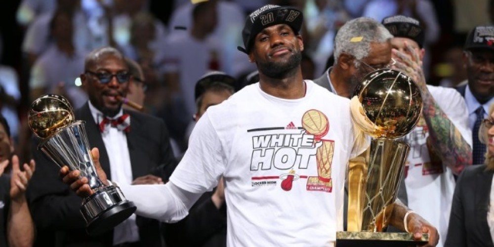 LeBron James firm&oacute; su mejor contrato y ser&aacute; el mejor pago de la historia de la NBA