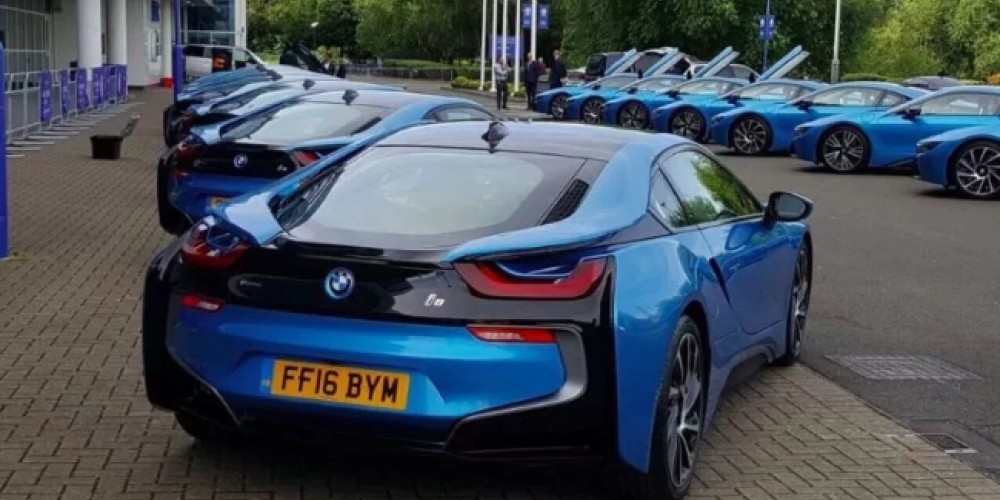 Los jugadores del Leicester tuvieron que pintar sus autos porque se los confundían