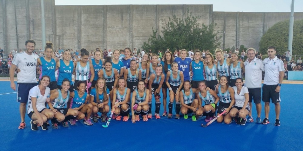 Se presentaron las nuevas camisetas de Las Leonas y Los Leones