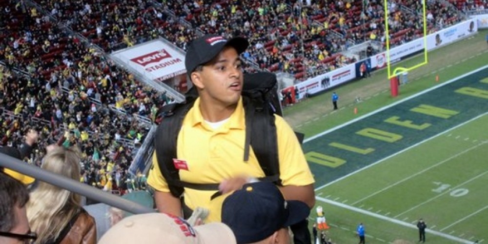 El programa que recicla la comida desperdiciada en los estadios para los que más necesitan