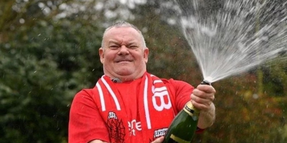 Insólito: apostó por su equipo borracho, se despertó y había ganado nueve millones de libras