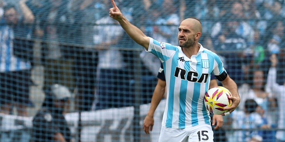 Licha L&oacute;pez dej&oacute; Racing y un r&eacute;cord en el f&uacute;tbol argentino