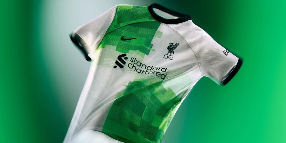 Liverpool y su camiseta alternativa inspirada en una ic&oacute;nica indumentaria