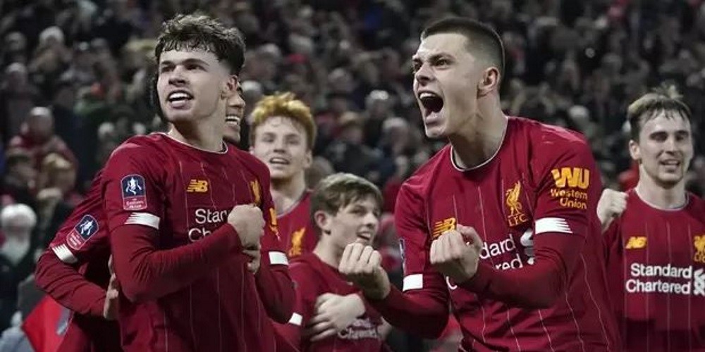 La decisi&oacute;n de Klopp que conden&oacute; a su rival de la FA Cup