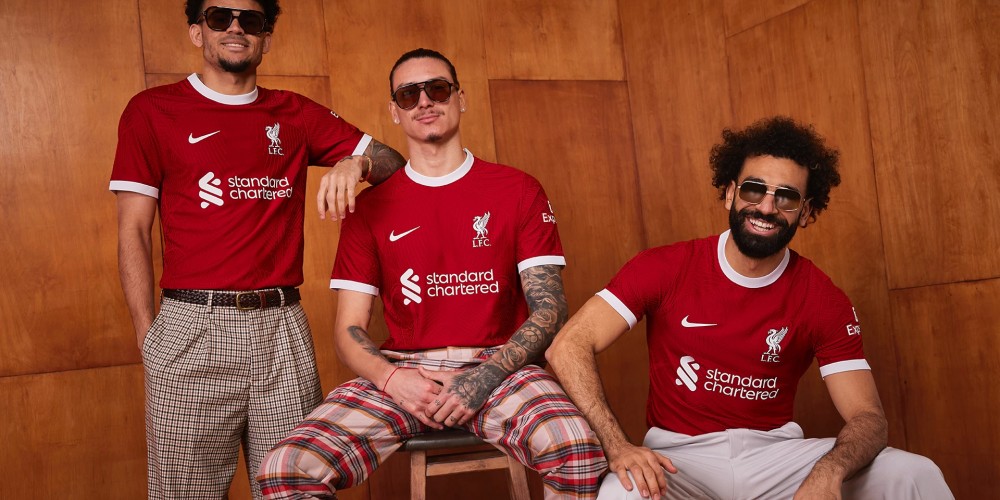 Liverpool present&oacute; su nueva camiseta en honor a un equipo hist&oacute;rico del club