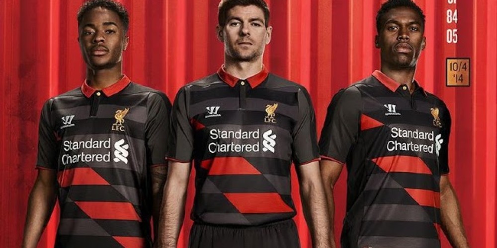 Warrior presentó la camiseta suplente del Liverpool