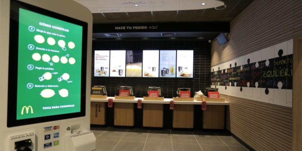 McDonald’s abre en el país su primer local con experiencia del futuro en América Latina