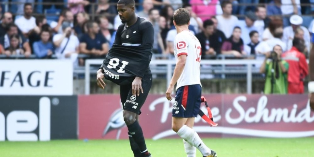 Tres arqueros en 90 minutos: el insólito partido del equipo de Bielsa en Francia