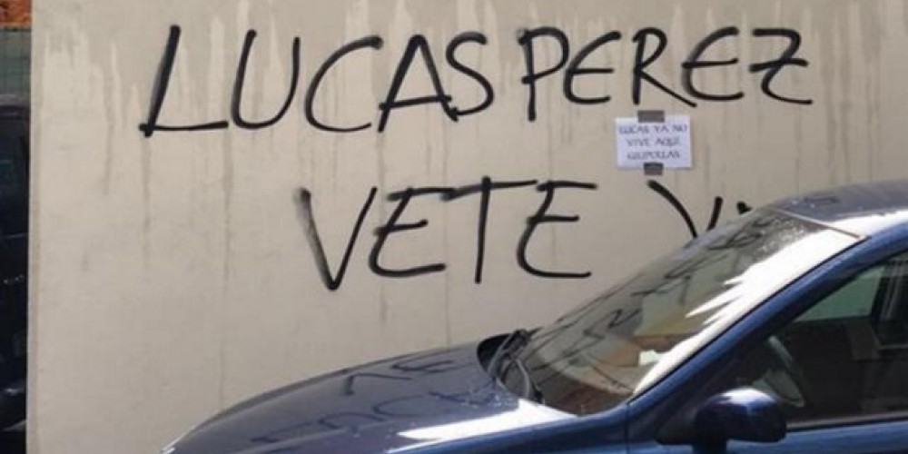 Pintaron la casa de un futbolista pidiendo que se vaya pero en realidad ten&iacute;an mal la direcci&oacute;n