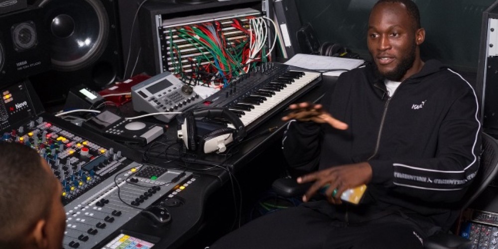 La marca que lanzó una canción en homenaje a Lukaku